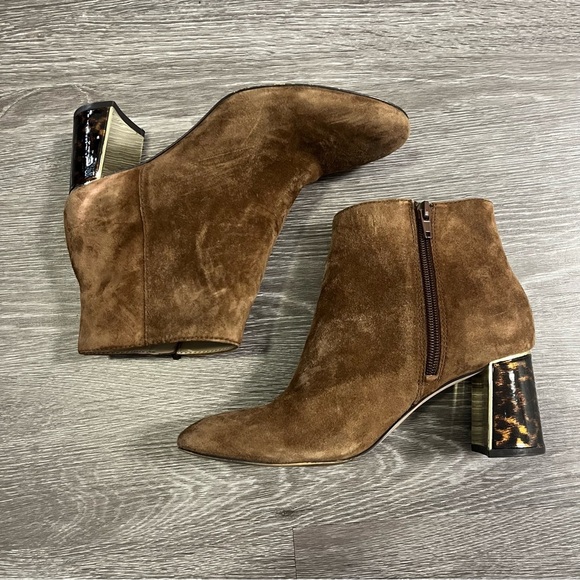 Ann Taylor Womens Tortoise Heel Ankle Boots Size 7.5 Brown Suede Side Zip Gold - Picture 3 of 9